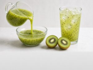 Illustrative image: frozen kiwifruit pulp, pourable, diluted as a drink