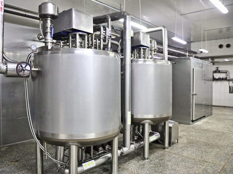 Stainless steel processing tanks